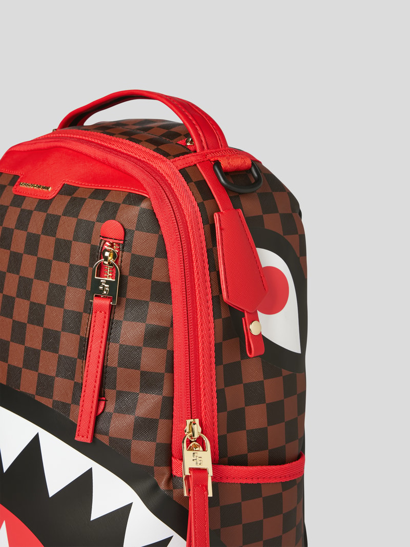 Rucksack mit Allover-Muster Modell 'RED SHARKS IN PARIS' in mittelbraun