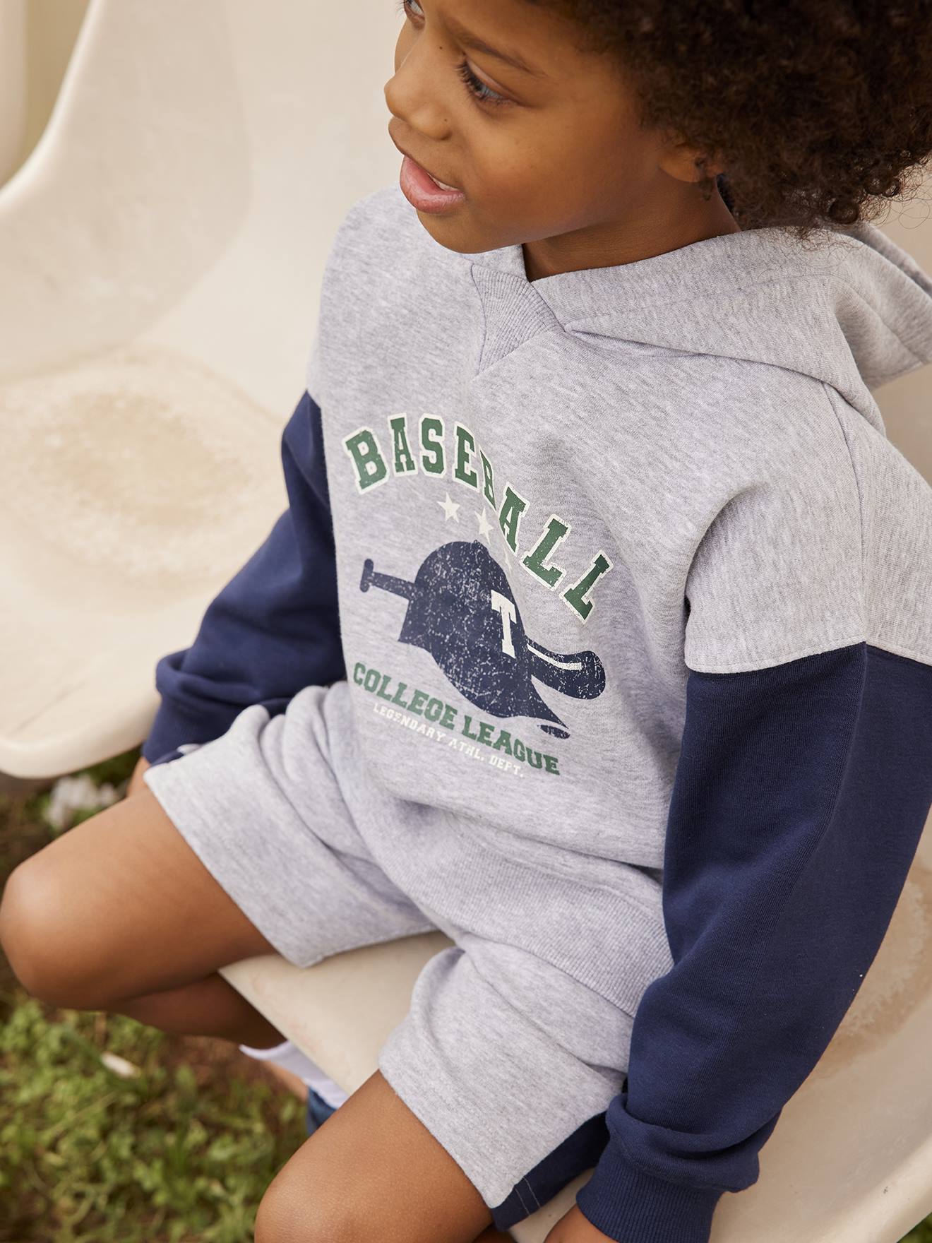 Sweat à capuche motif baseball manches contrastées garçon gris chiné moyen
