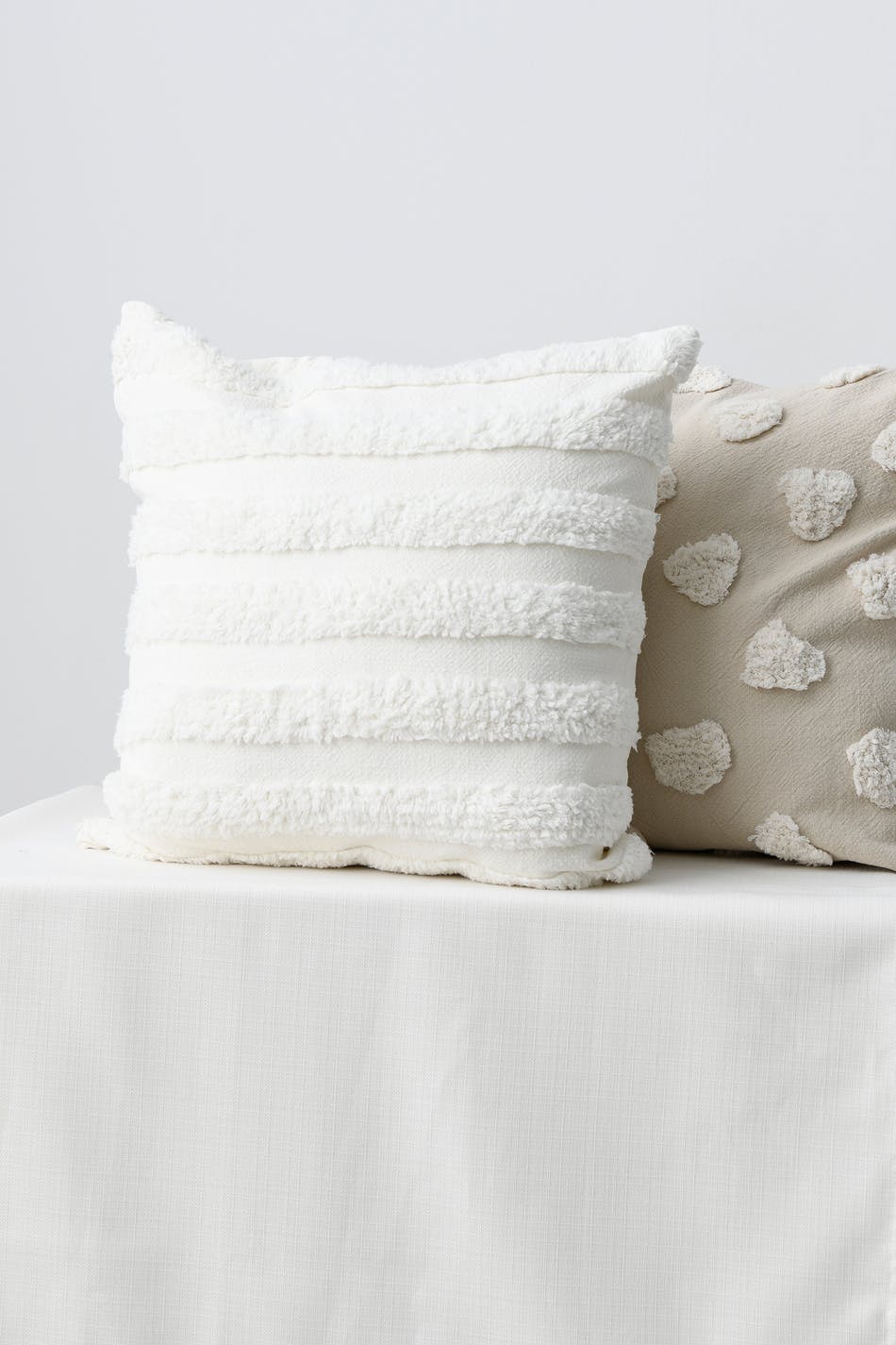 Tufted cushion cover