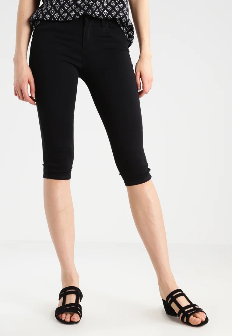 SOLO ONLRAIN REG SK KNICKERS - Pantalones cortos vaqueros