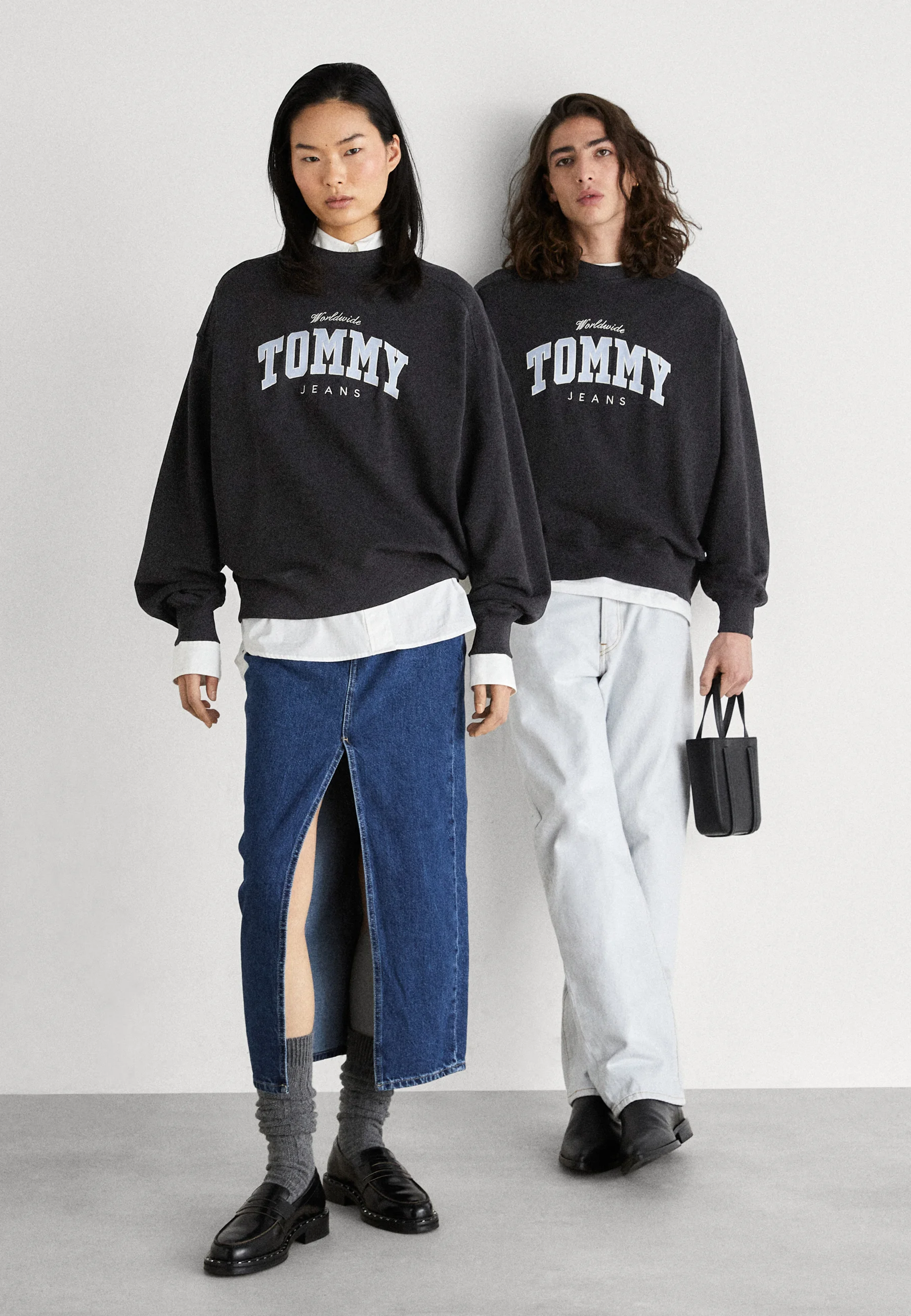 Sudadera Tommy Jeans BOXY VARSITY CREW UNISEX