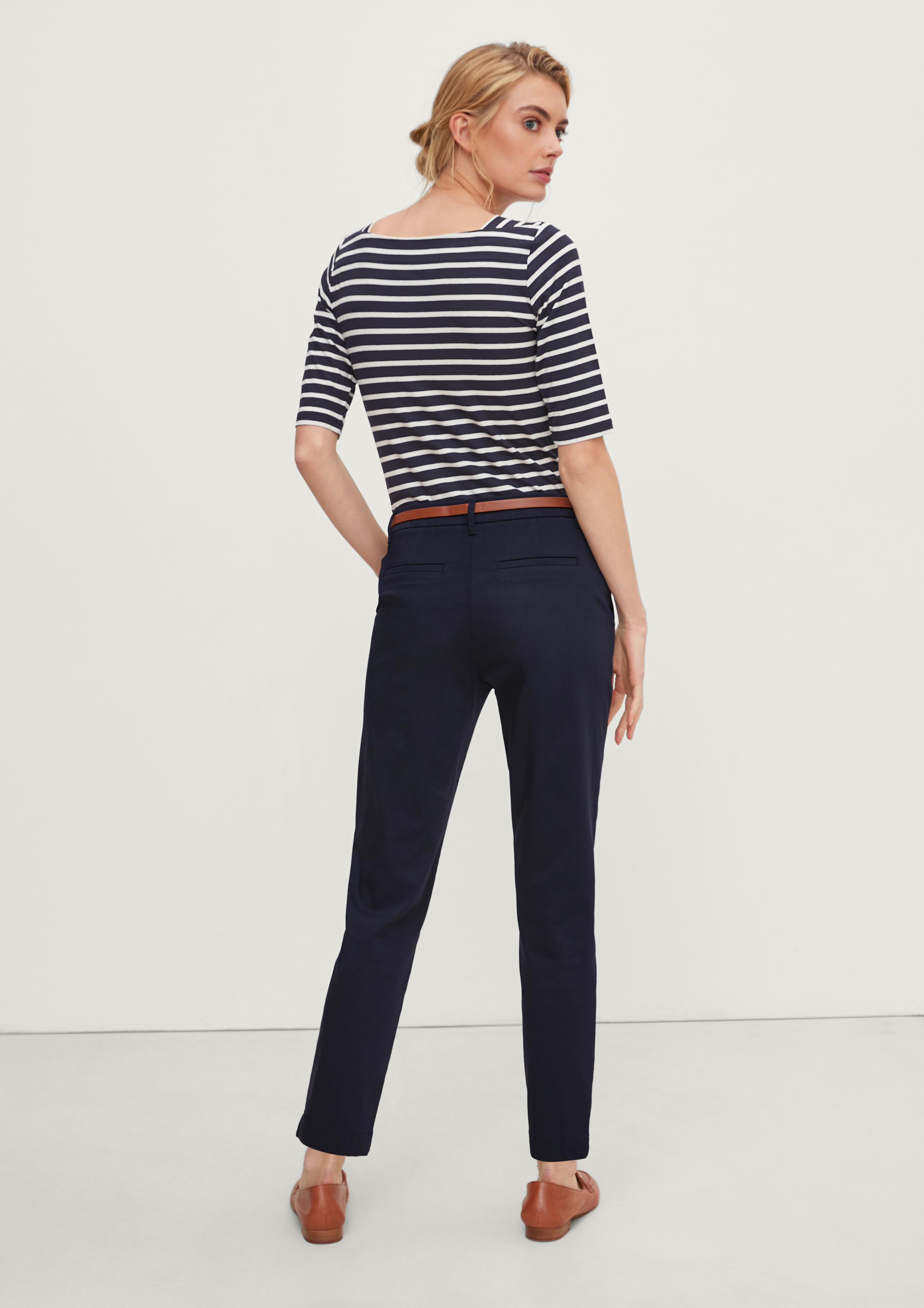 Slim: Chino-Hose mit Gürtel - navy