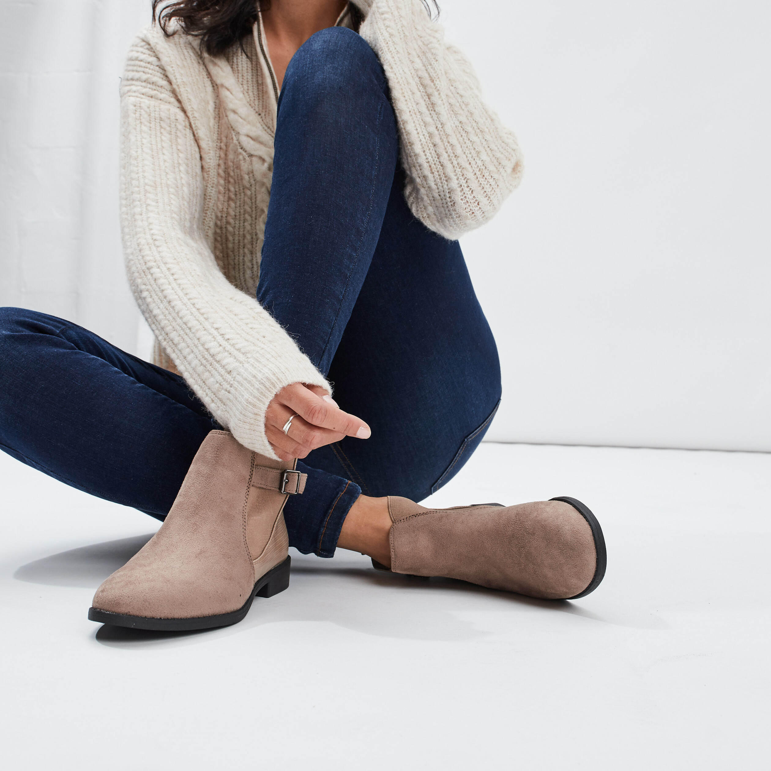 Bottines chelsea avec boucles taupe femme | La Halle