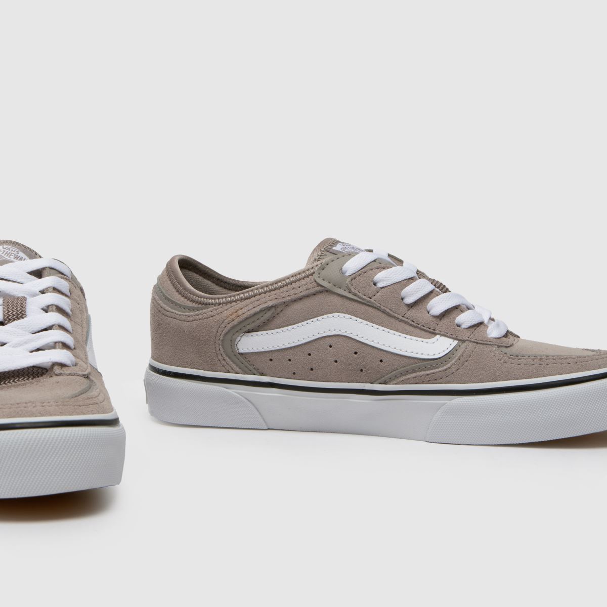 Vans Rowley Classic cipők fehér és szürke színben