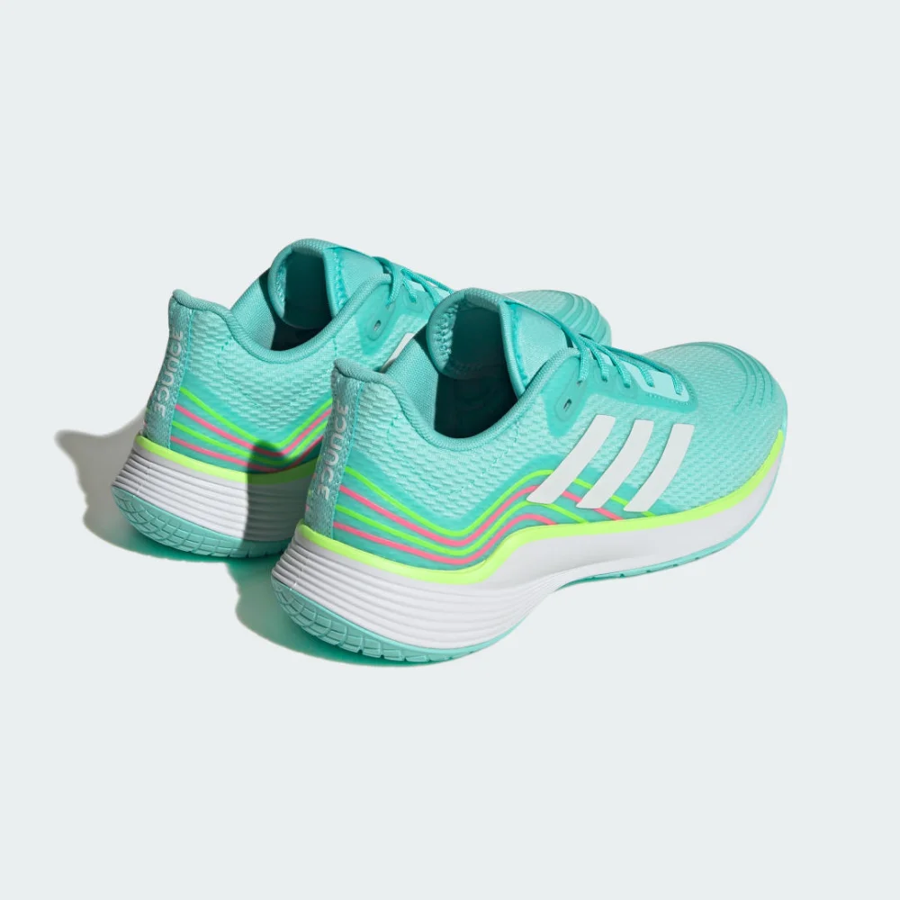 adidas Novaflight HP3365 / weiss