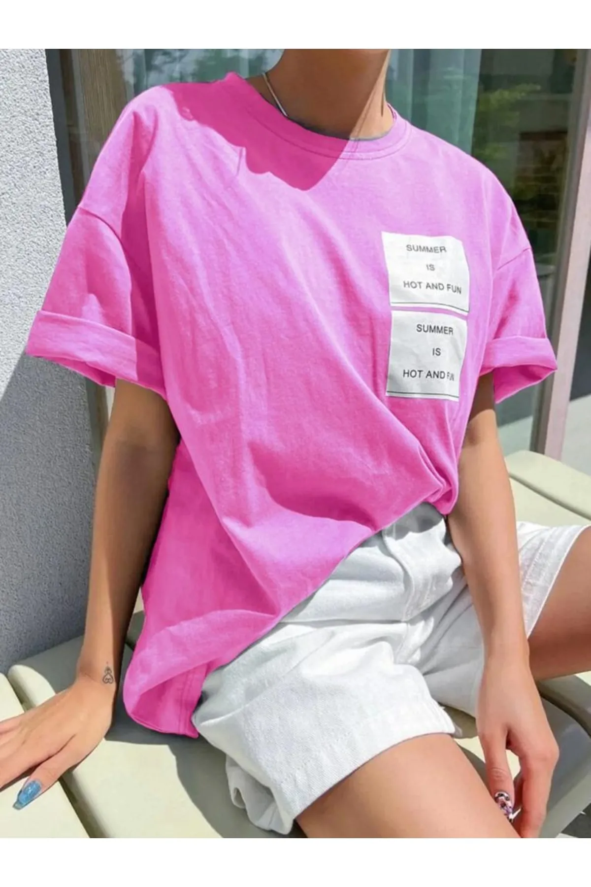 MOONBULL  Übergroßes rosa Hot And Fun-T-Shirt mit Aufdruck