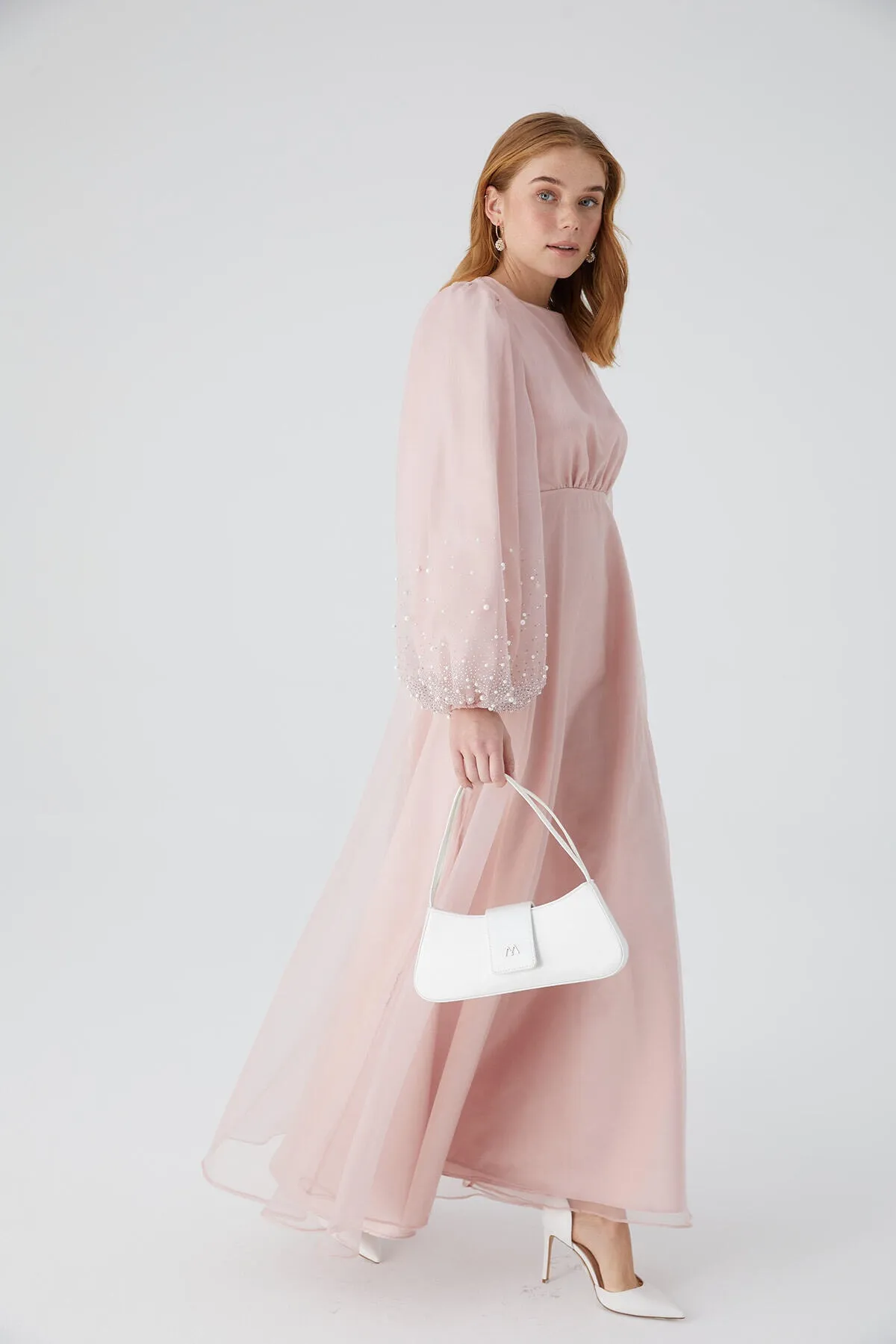Manuka  Abendkleid aus gesteinigtem Organza in Puder