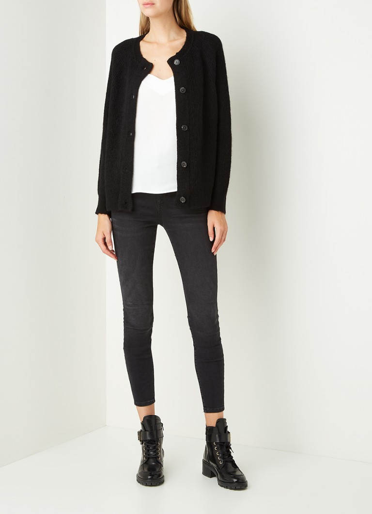 Un cardigan fin tricotat din amestec de lână, selectat de Lulu Women.