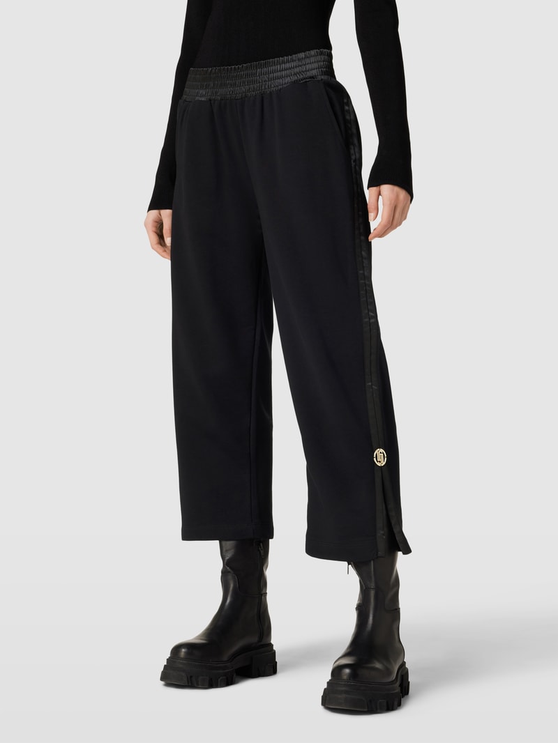 Sweatpants mit Label-Detail in schwarz