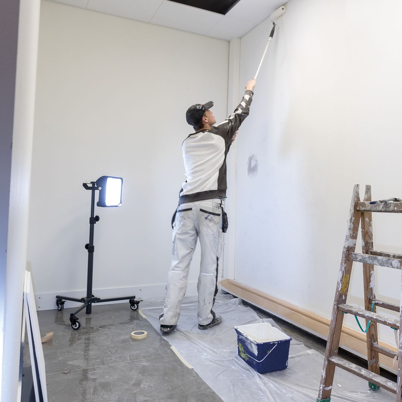 Kiesel SCANGRIP VEGA LITE KOMPAKT 4000 Lumen LED-Strahler mit Steckdose