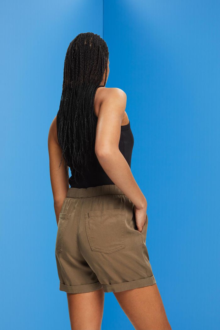 Shorts aus TENCEL™ mit Bindegürtel