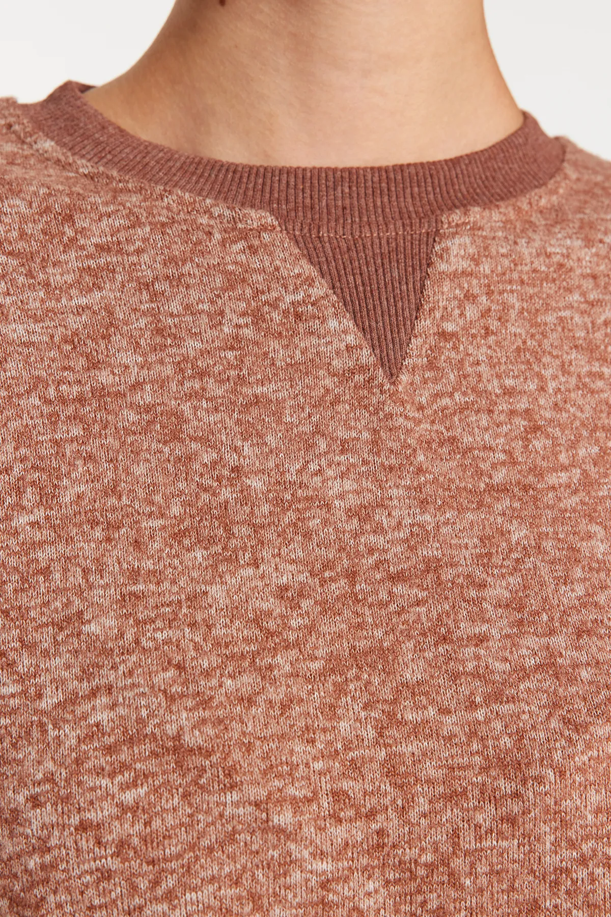 Trendyol Collection  Set aus Oberteil und Unterteil aus weichem Strickstoff in Kamel TWOAW24AU00071