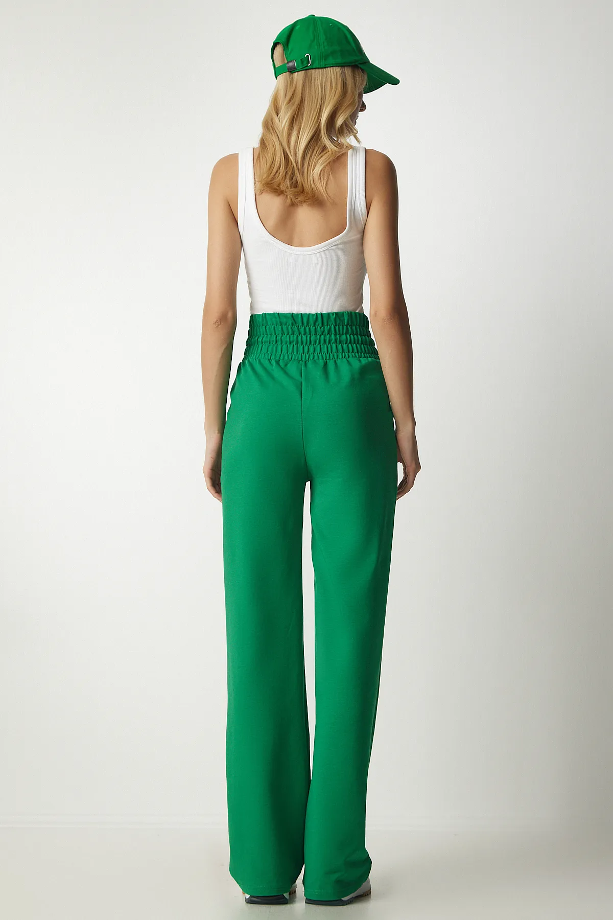 Happiness İstanbul  Grüne Basic-Strick-Jogginghose mit Taschen für Damen XR00018