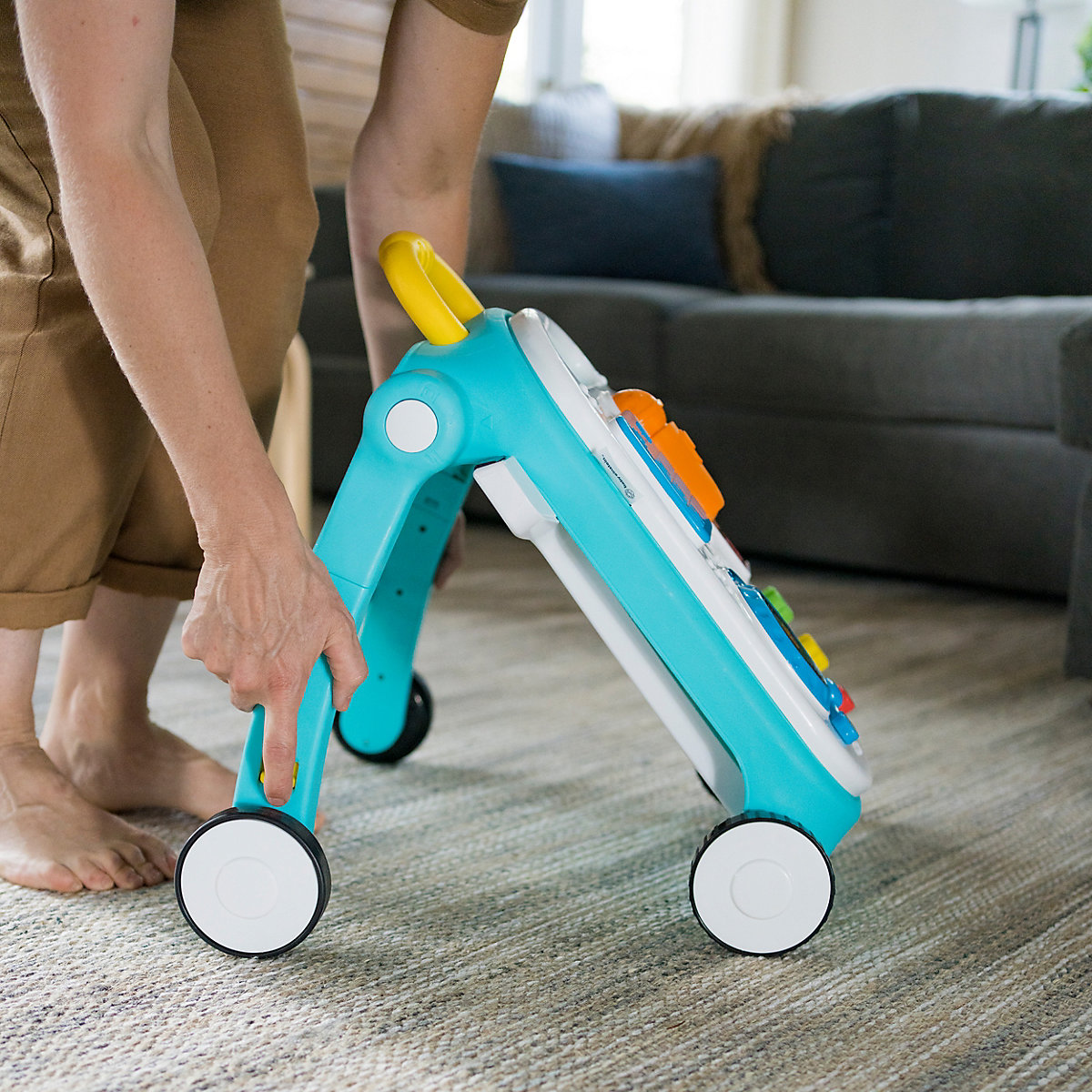 Baby Einstein, Musical Mix ‘N Roll 4-in-1 Lauflernhilfe und Spieltisch mit Musik, Lichtern, abnehmbarer Spielstation und vielem mehr, mehrfarbig