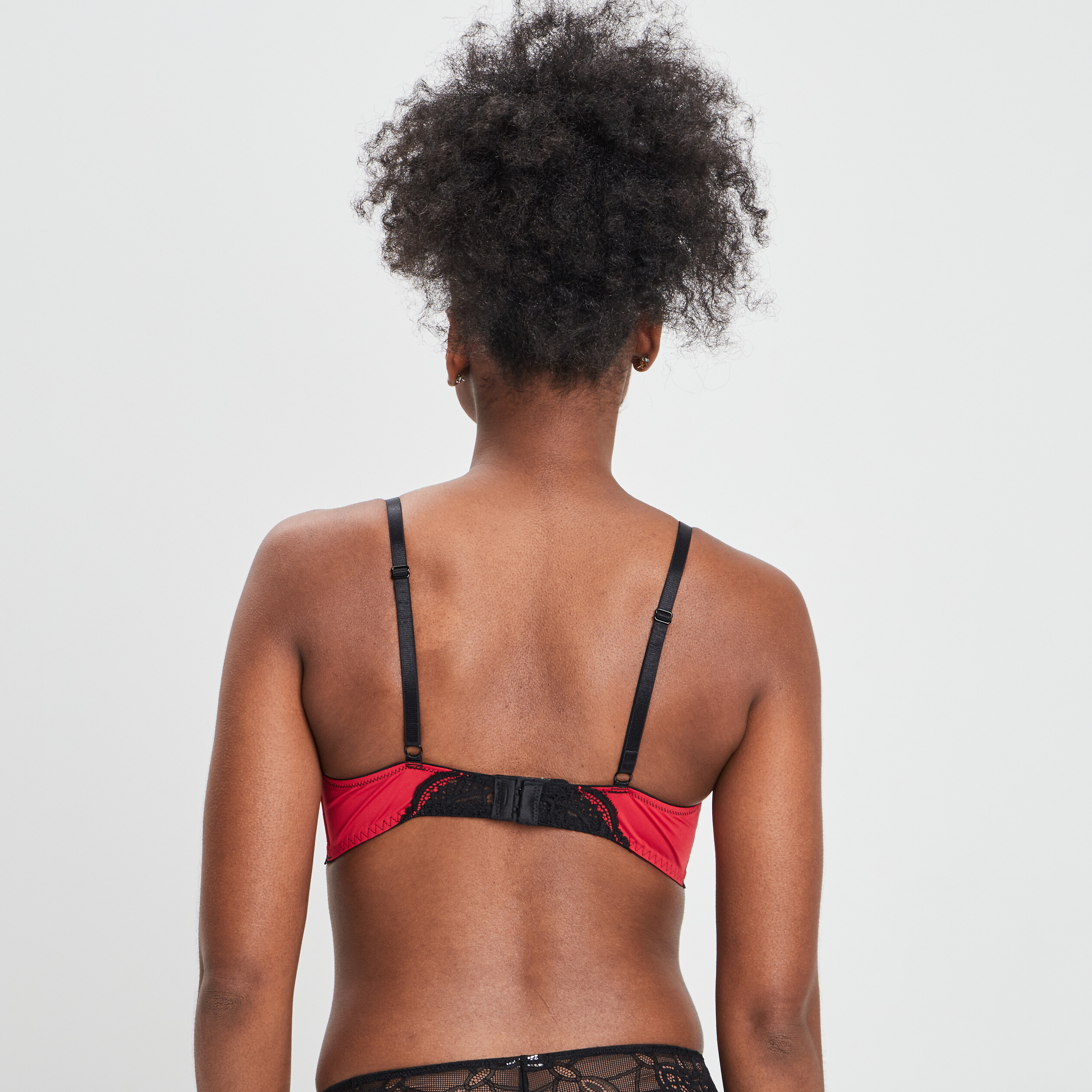 Soutien-gorge corbeille micro dentelle rouge femme | La Halle