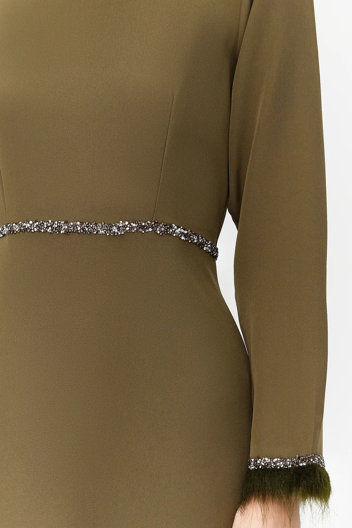 Trendyol Modest  Khakifarbenes Abendkleid mit Stein- und Manschettendetails TCTSS23DB00039