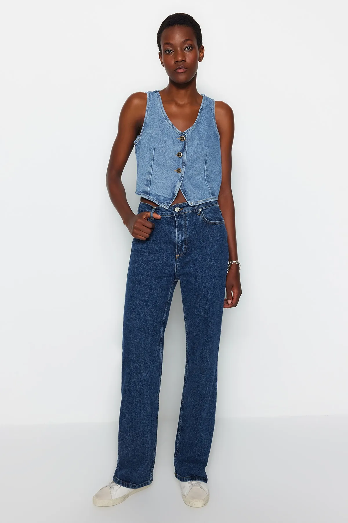 Trendyol Collection  Dunkelblaue High Waist Comfort Jeans mit weitem Bein TWOAW24JE00069