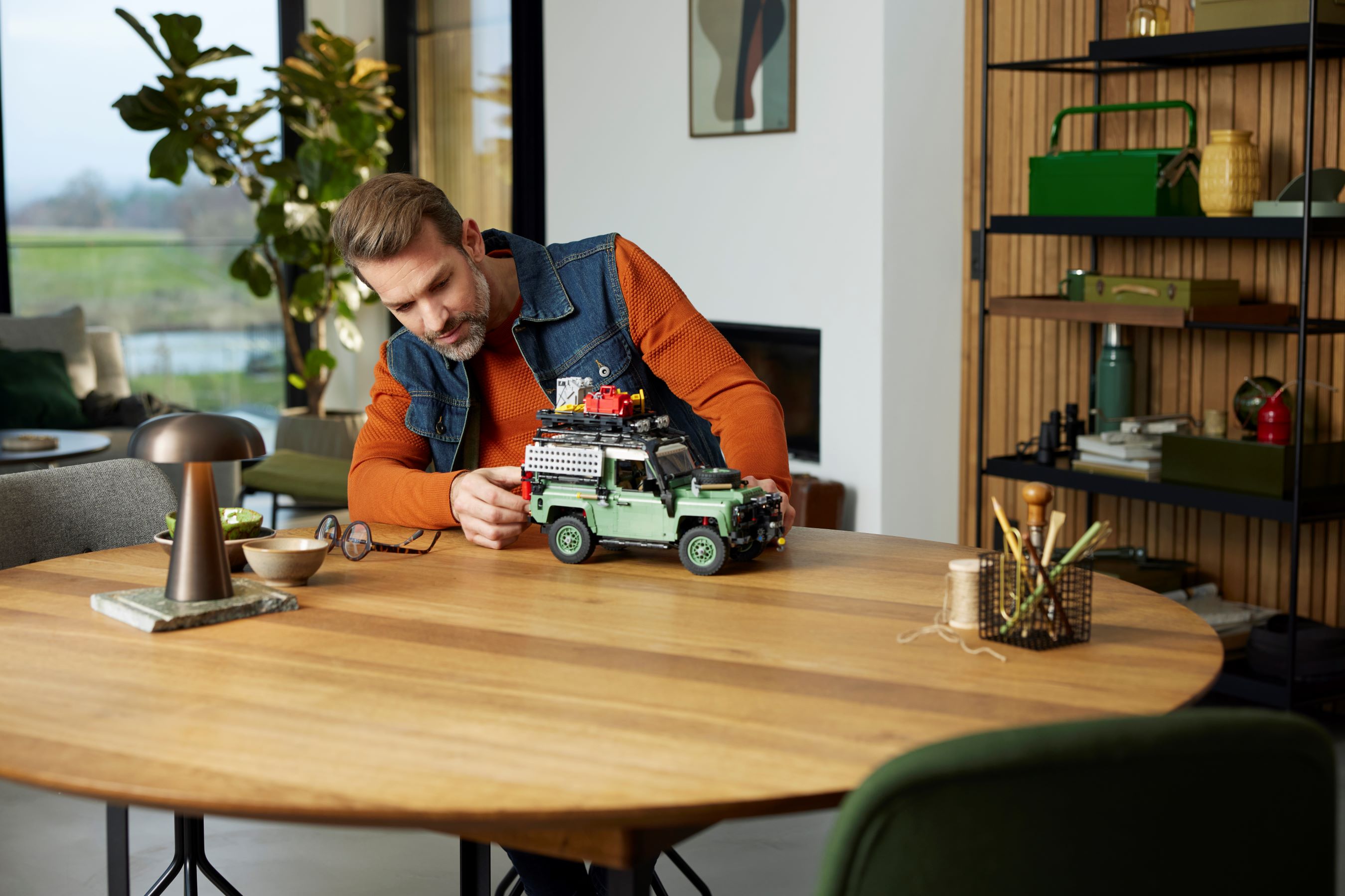 Klassischer Land Rover Defender 90 10317