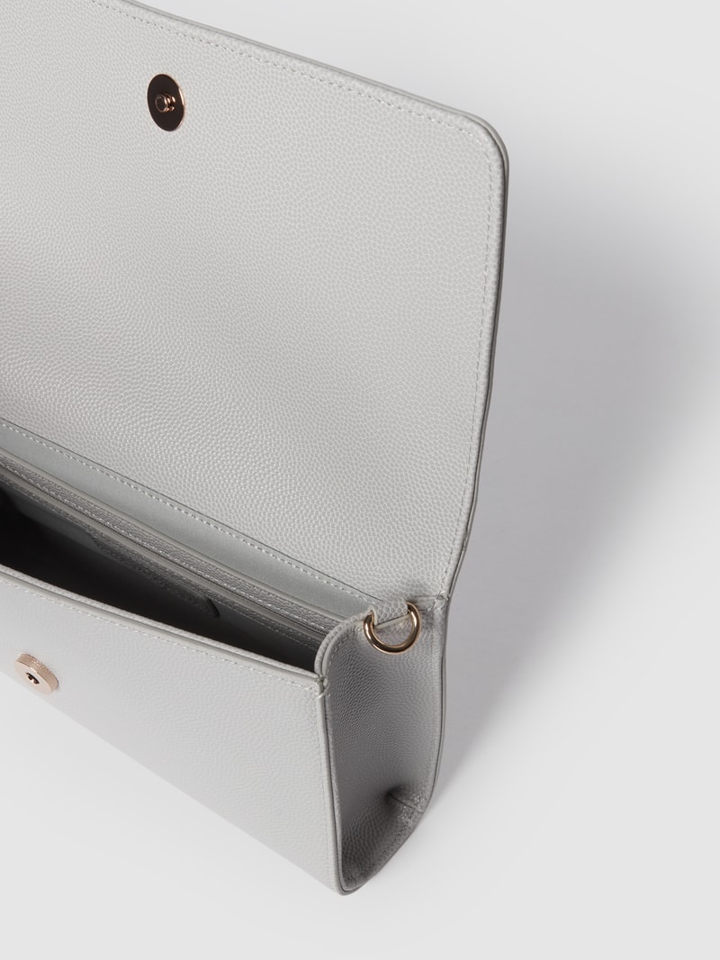 Clutch mit Strukturmuster in metallic Modell 'DIVINA' in weiß