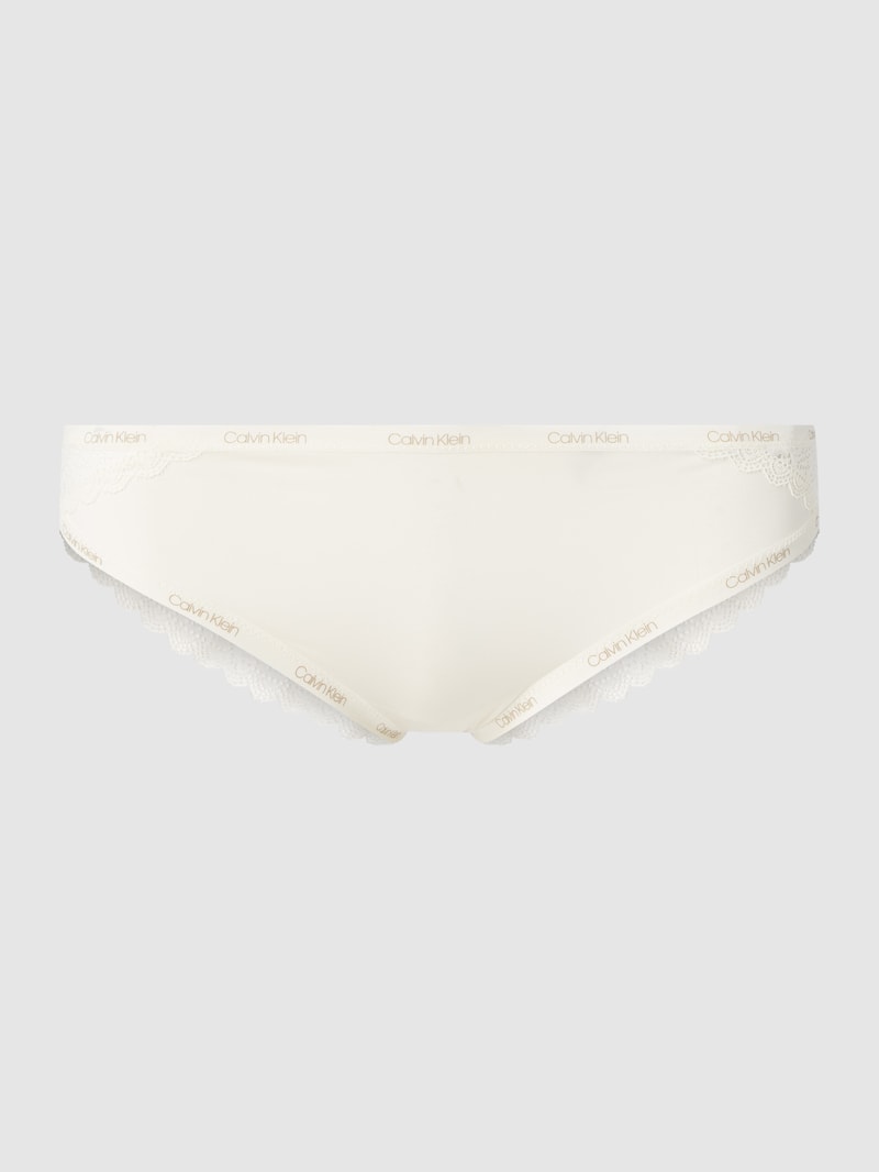 String mit Häkelspitze Modell 'FLIRTY' in offwhite