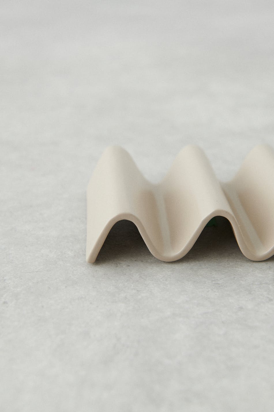 Wave metal tray
