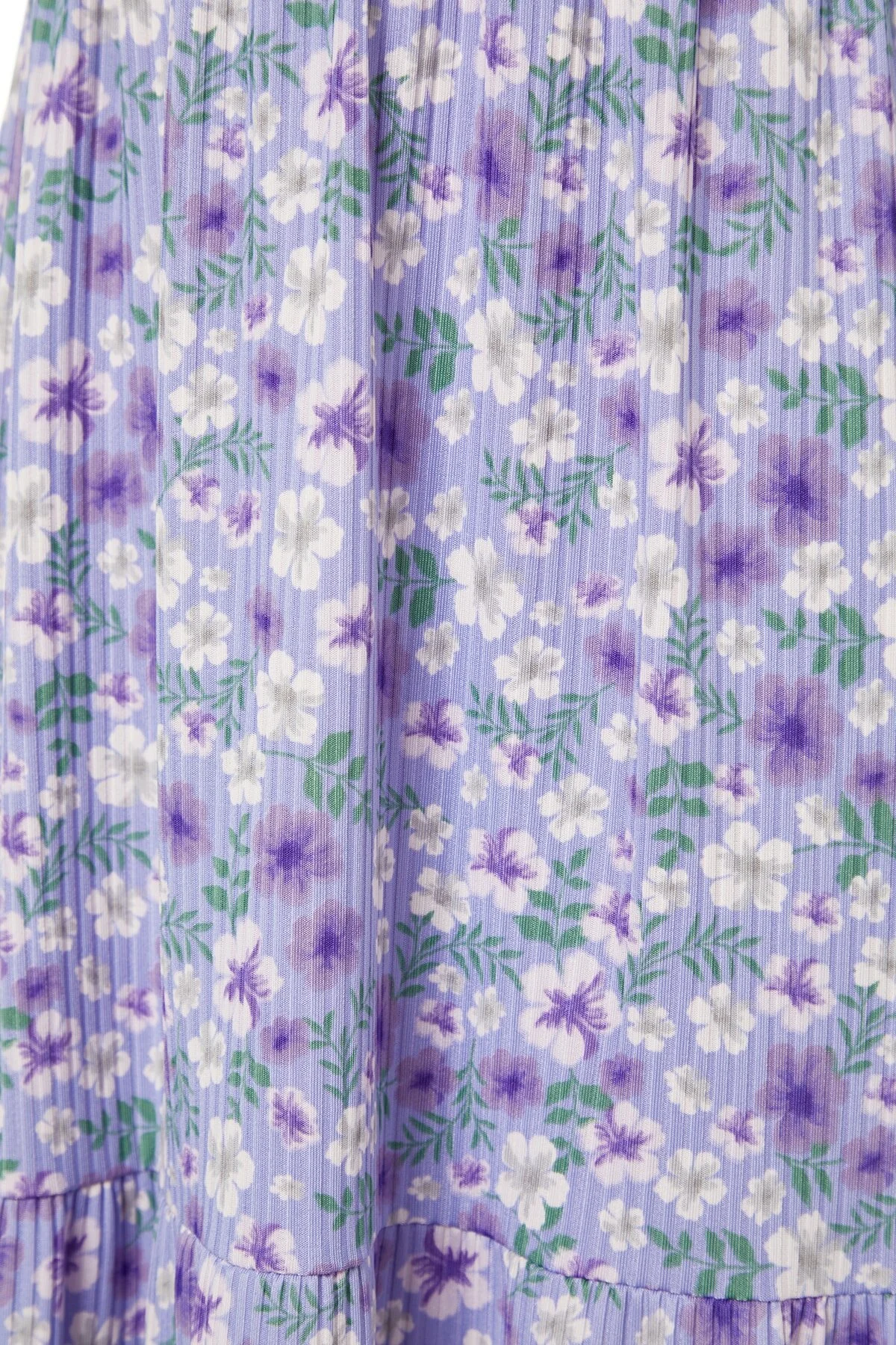 Trendyol Collection  Lilafarbenes, blumengemustertes, ärmelloses Maxi-Strickkleid in A-Linie mit V-Ausschnitt TWOSS22EL1588