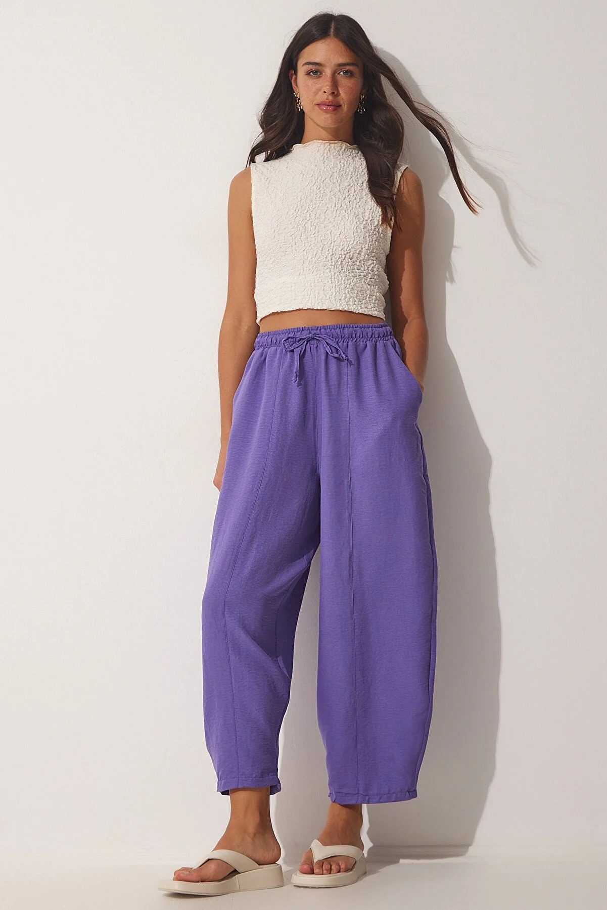 Happiness İstanbul  Lilafarbene Shalwar-Hose aus Leinenviskose mit Taschen für Damen CV00001