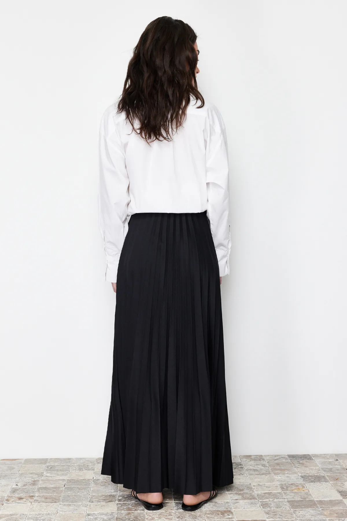 Trendyol Modest  Schwarzer plissierter Strickrock TCTSS24EE00005