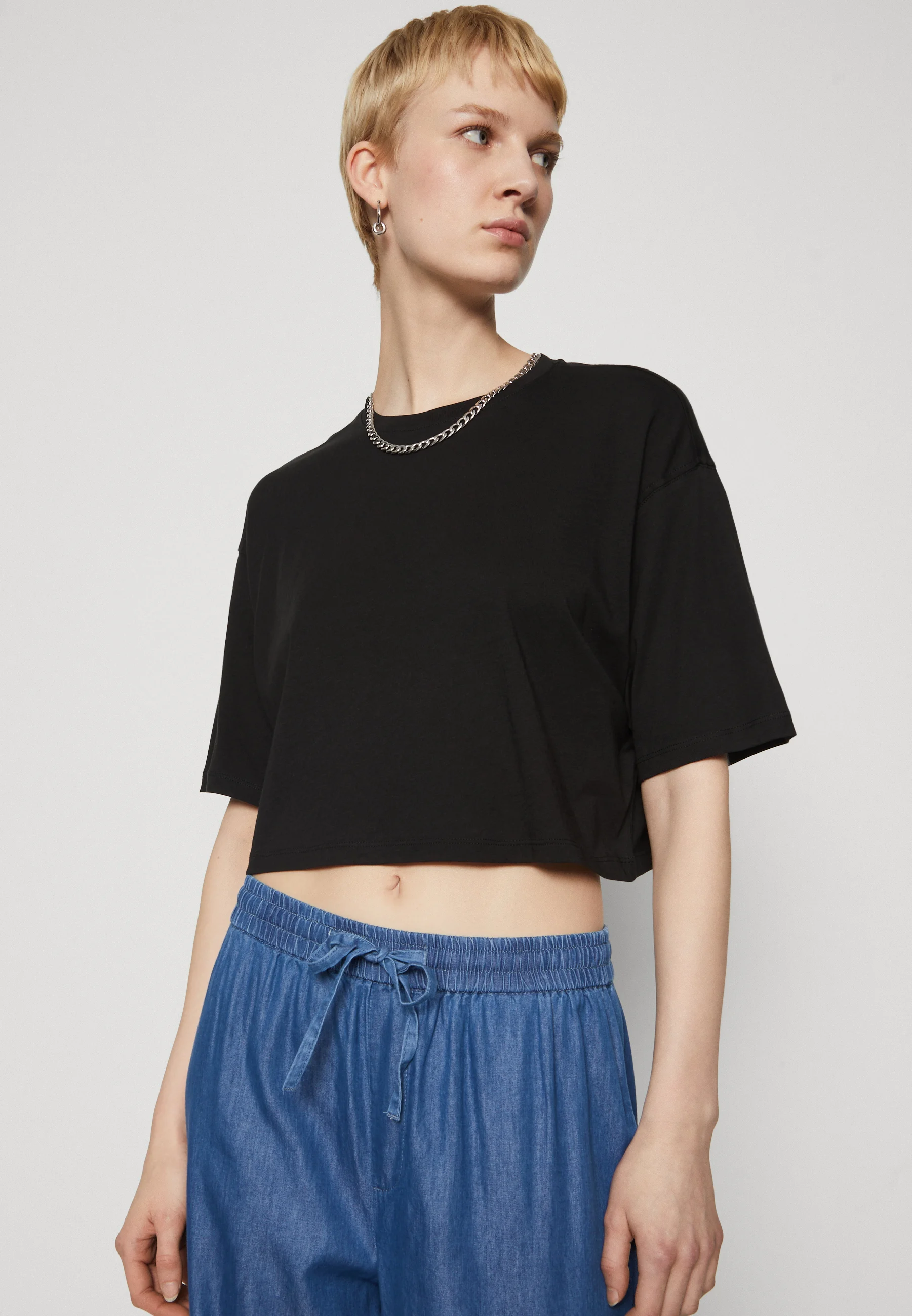 ONLY Tall ONLMAY BOXY CROP PACK DE 2 - Camiseta con estampado
