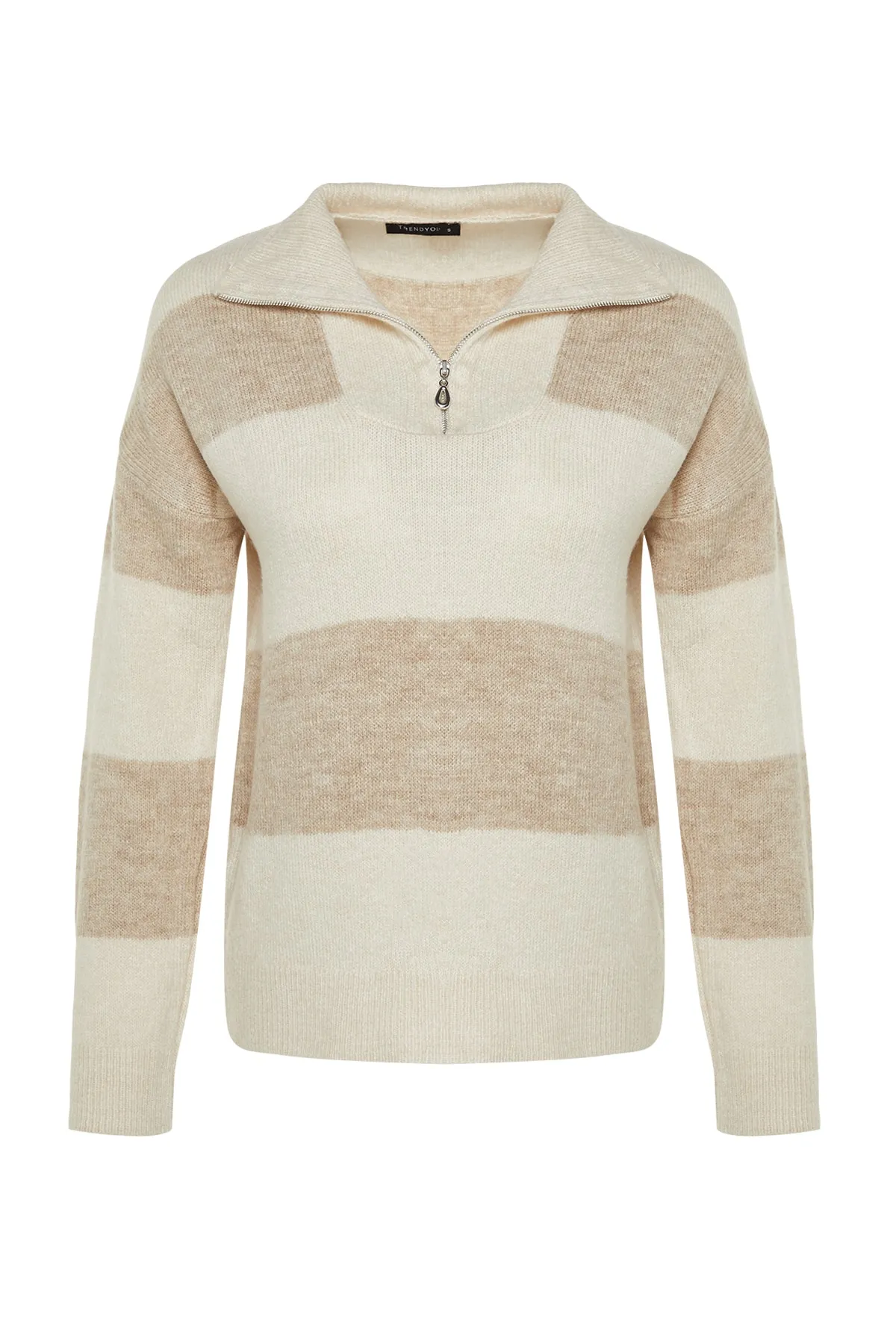 Trendyol Collection  Beiger weich strukturierter Strickpullover mit Stehkragen und Reißverschluss TWOAW22KZ0424