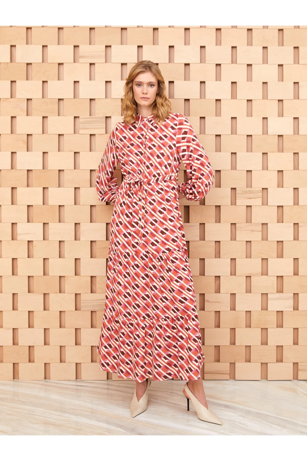LC Waikiki  Gemustertes Langarm-Damenkleid mit Hemdkragen