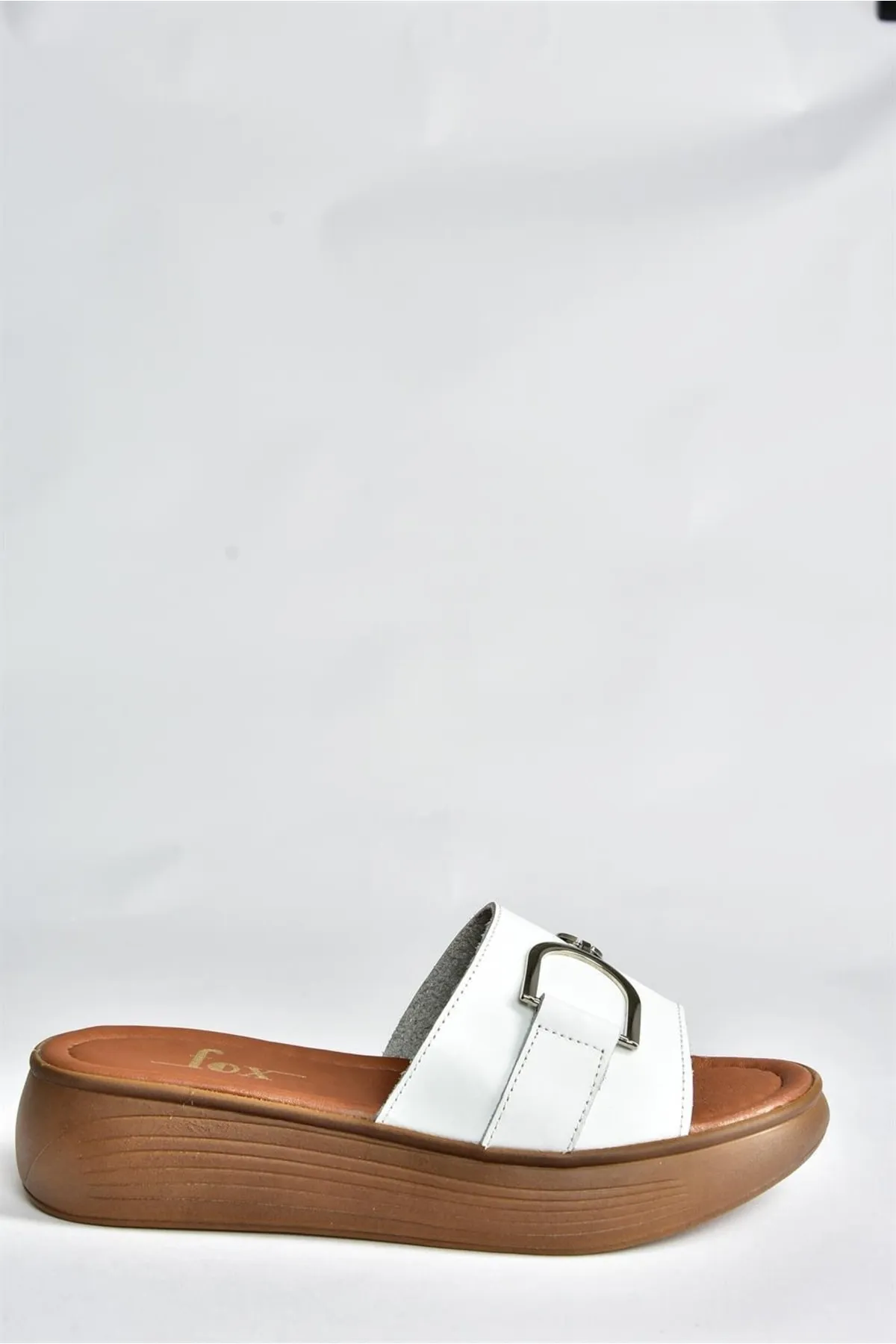 Fox Shoes  Weiße Alltags-Damenhausschuhe aus echtem Leder mit hoher Sohle P291049403