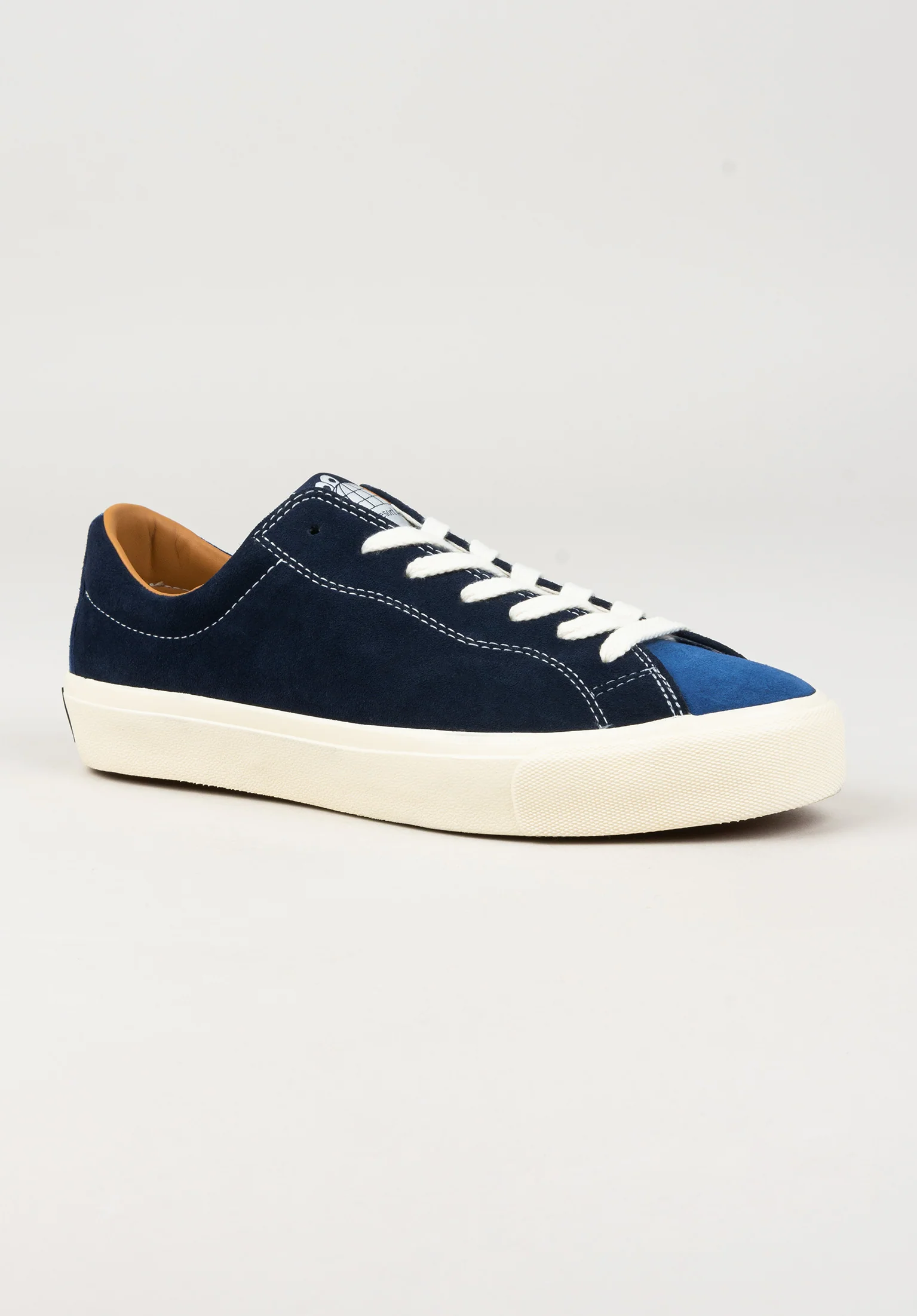 VM003 Suede Low