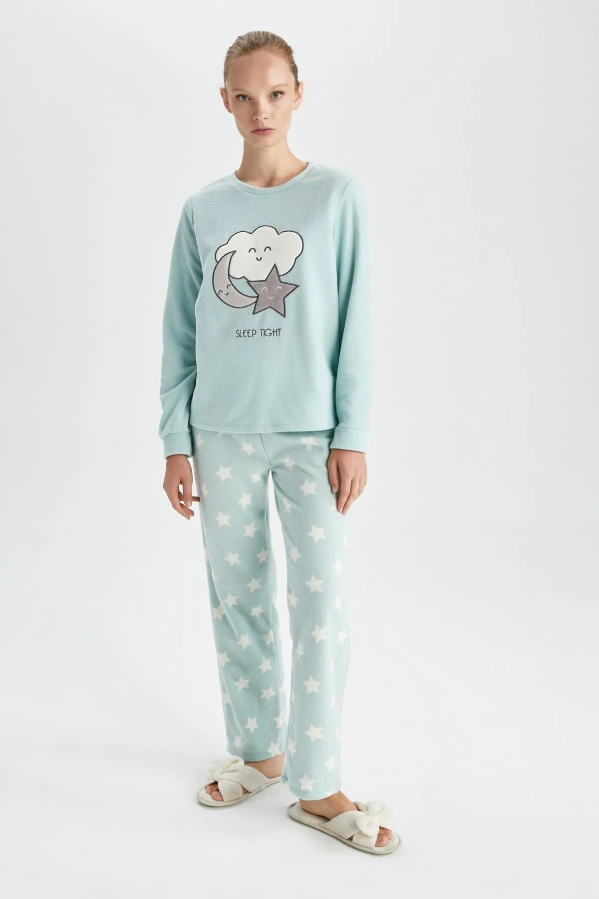 DeFacto  Fall In Love Regular Fit Fleece-Pyjama-Set mit Rundhalsausschnitt und Neujahrsmotiv