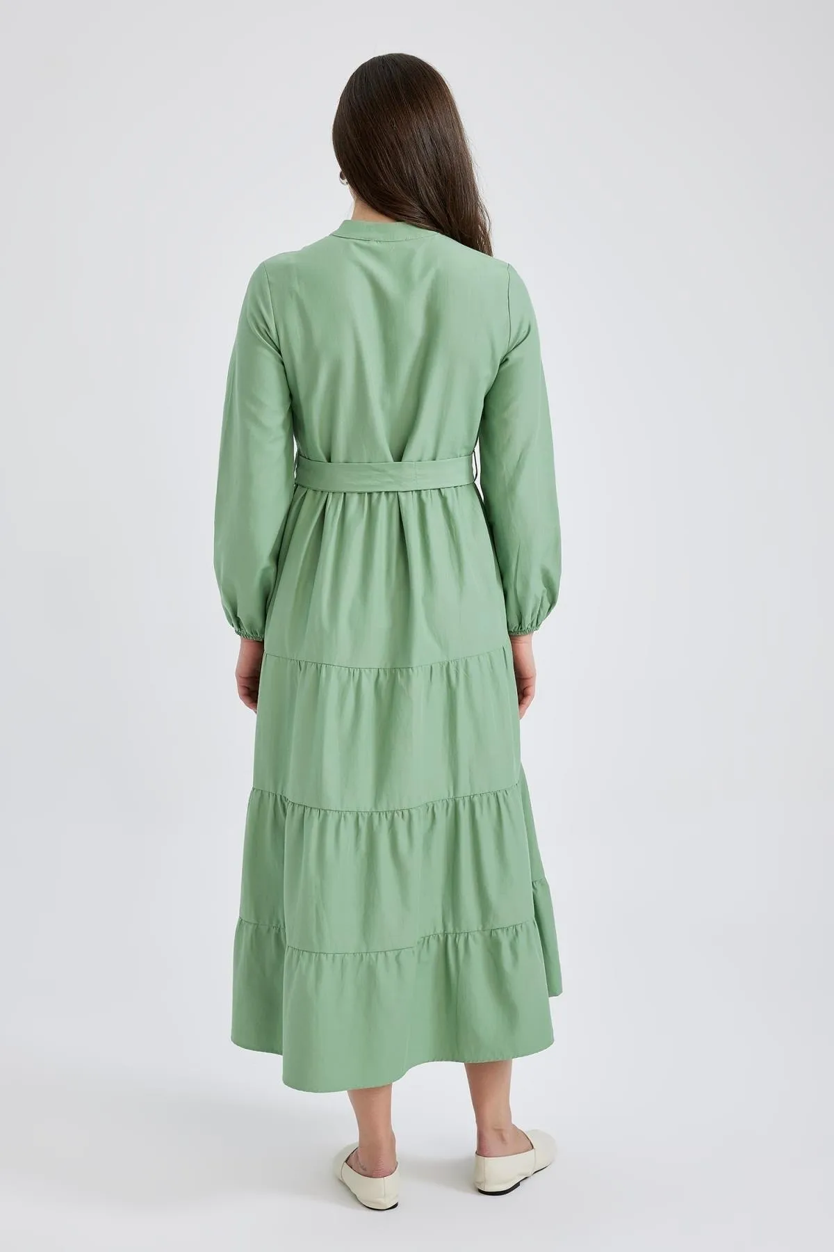 DeFacto  Basic-Maxikleid aus Popeline mit langen Ärmeln und Gürtel und Rundhalsausschnitt