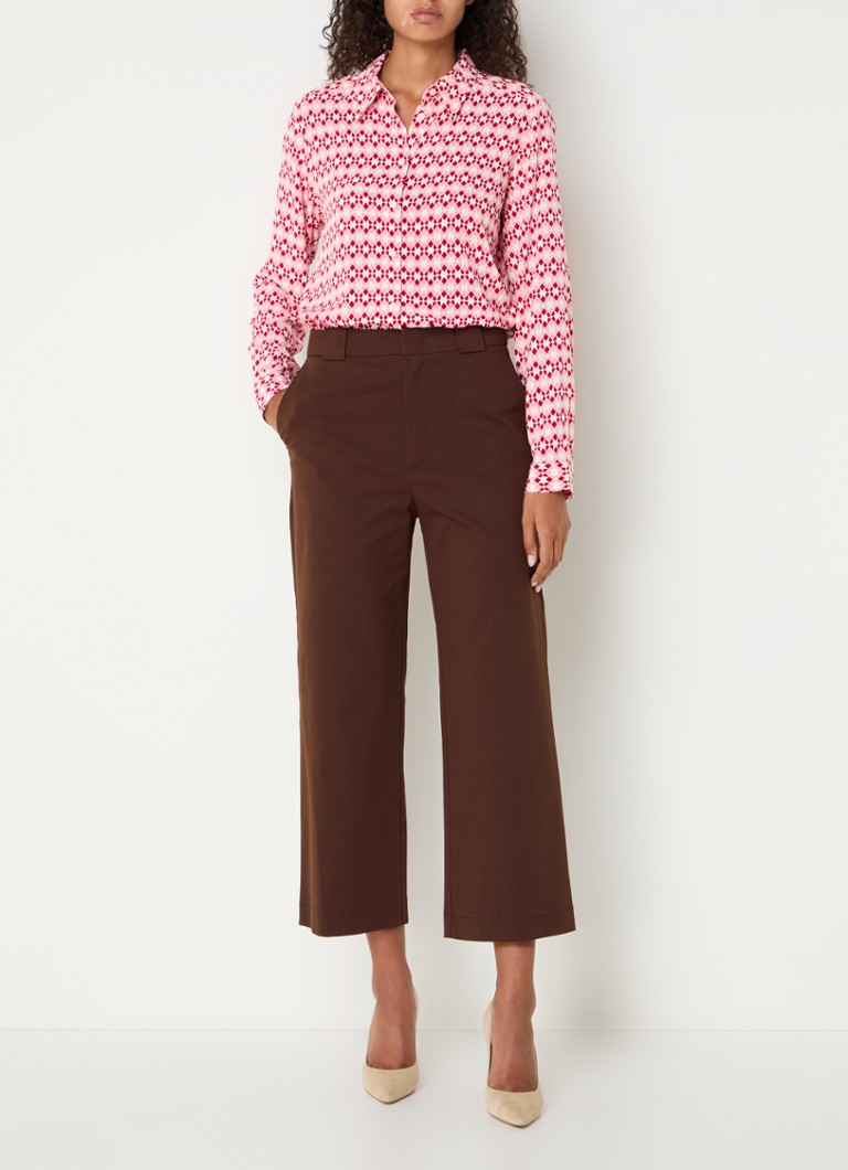 Pantaloni Benetton cu talie înaltă, picioare drepte și buzunare laterale.