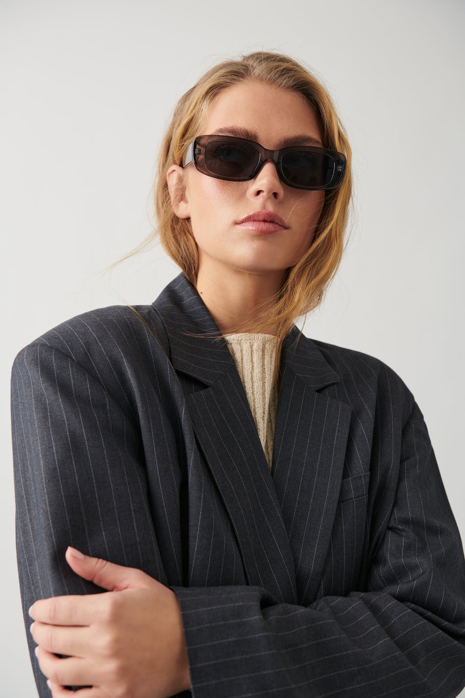 Slim rectangular sunglasses