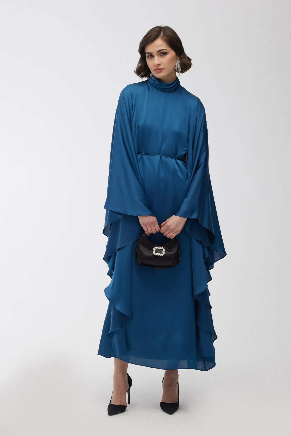 Manuka  Satin-Cape-Abendkleid Petrol