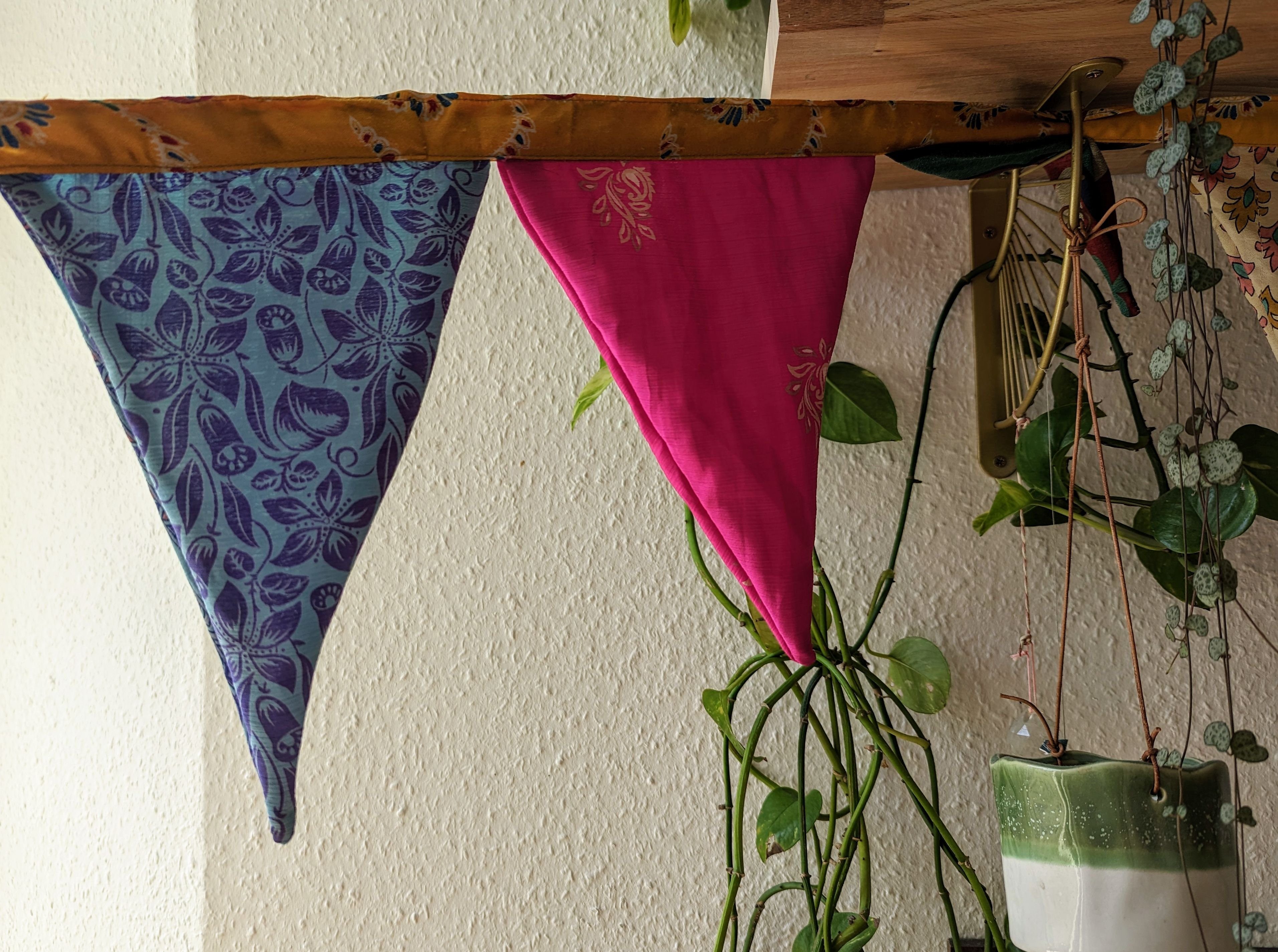 Aurelie Girlande Bunte Fahnen Wimpelkette, Girlande für indoor & outdoor, aus recycelten Saristoffen