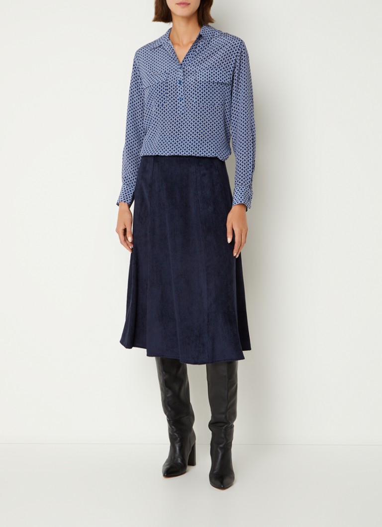 Saia midi plissada Basilic de Gerard Darel, confeccionada em veludo cotelê.
