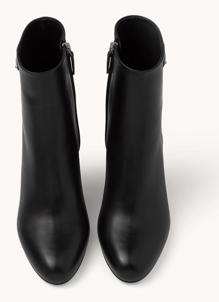 Prada  Enkellaars van leer met logo