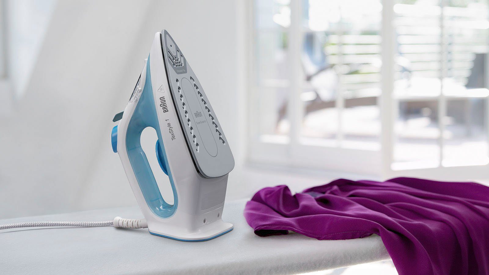 Braun Dampfbügeleisen TexStyle 1 SI 1050 BL, 2000 W, mit SuperCeramic Bügelsohle, 2000 Watt, Blau
