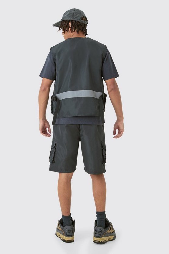 Utility-Tanktop und Shorts