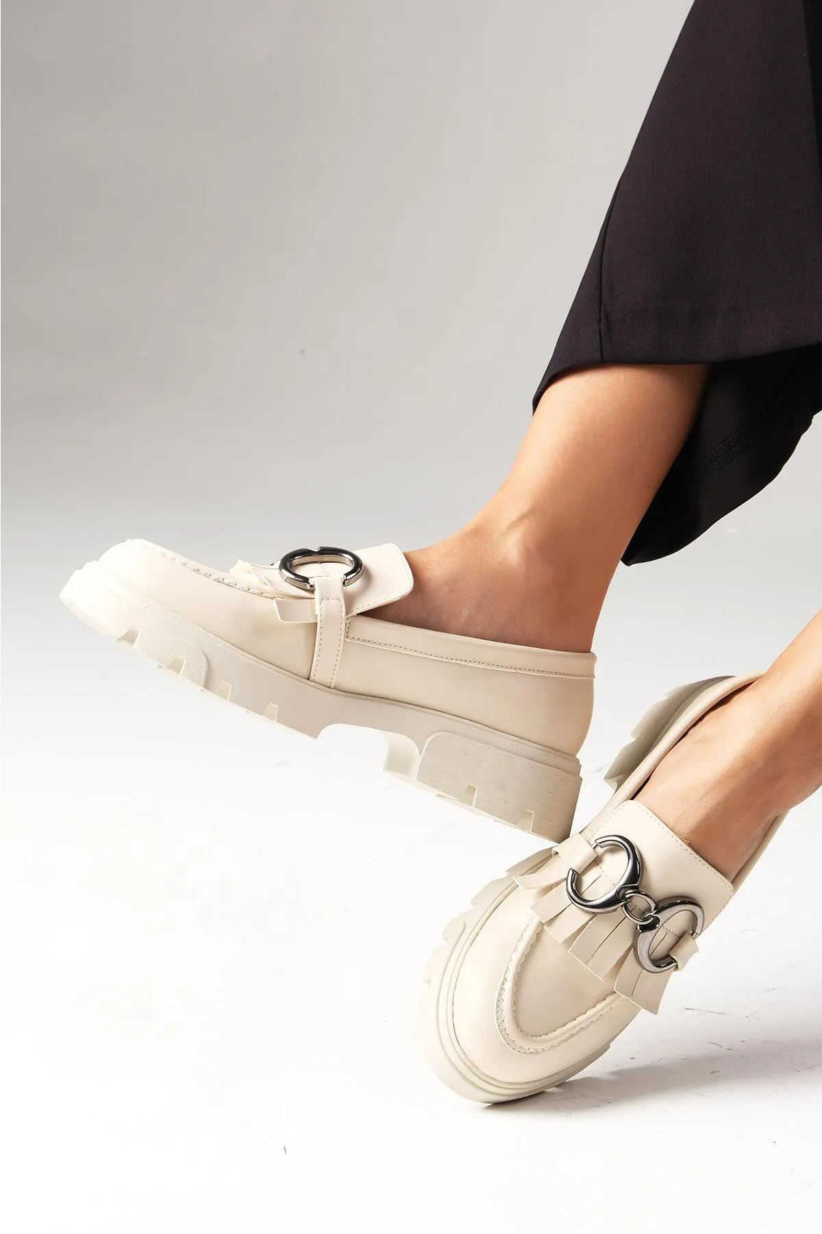 Mio Gusto  Suzi Beigefarbene Damen-Loaferschuhe mit dicken Sohlen