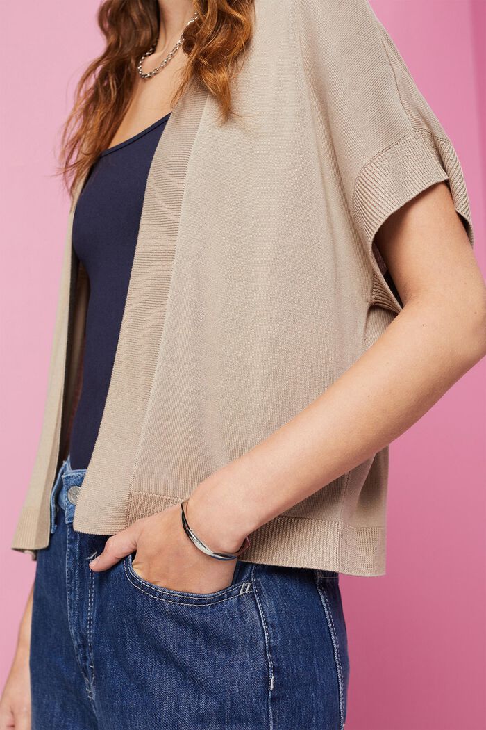 Cardigan mit kurzen Ärmeln