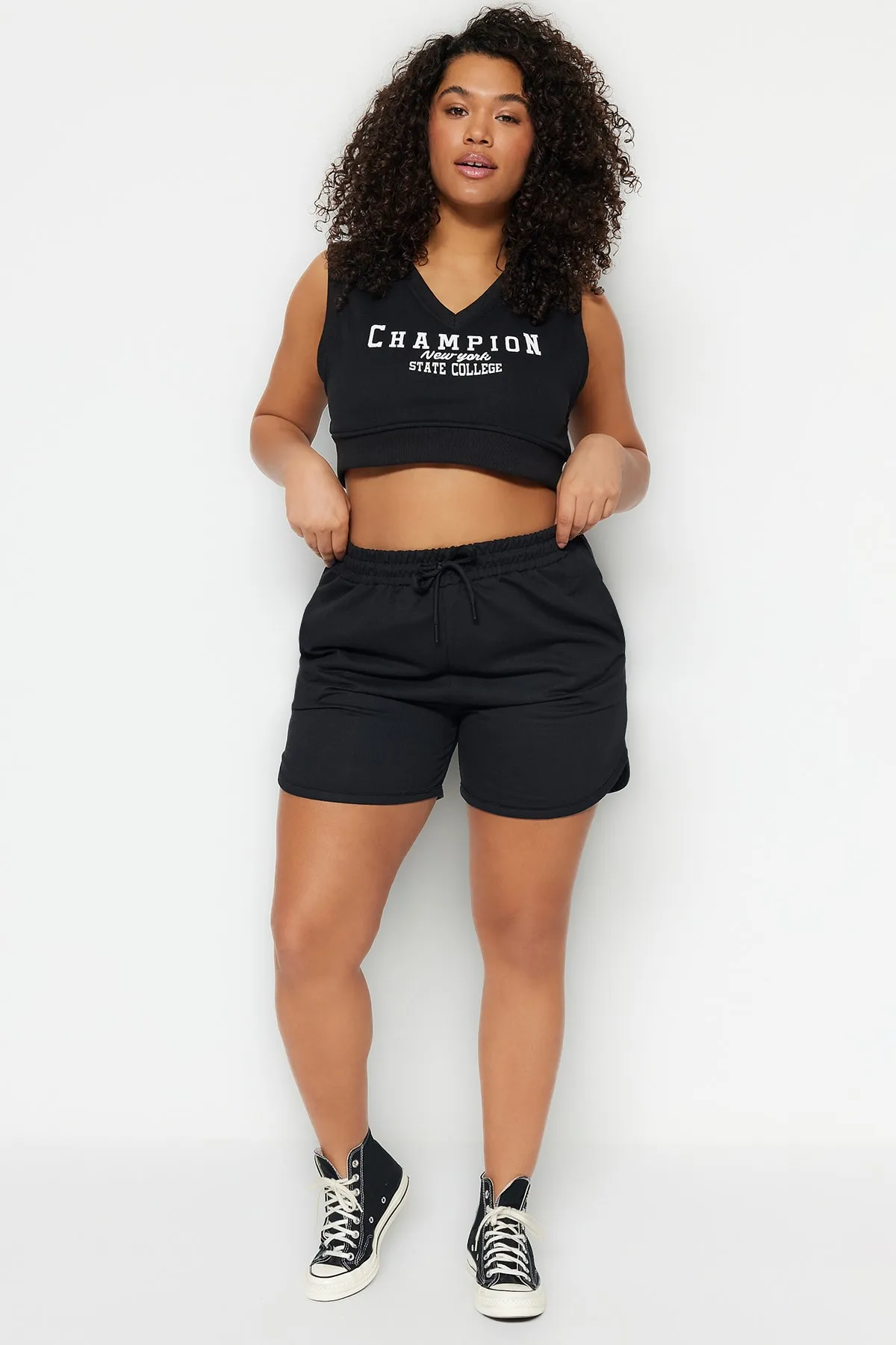 Trendyol Curve  Schwarze dünne Strickshorts TBBSS23AP00002