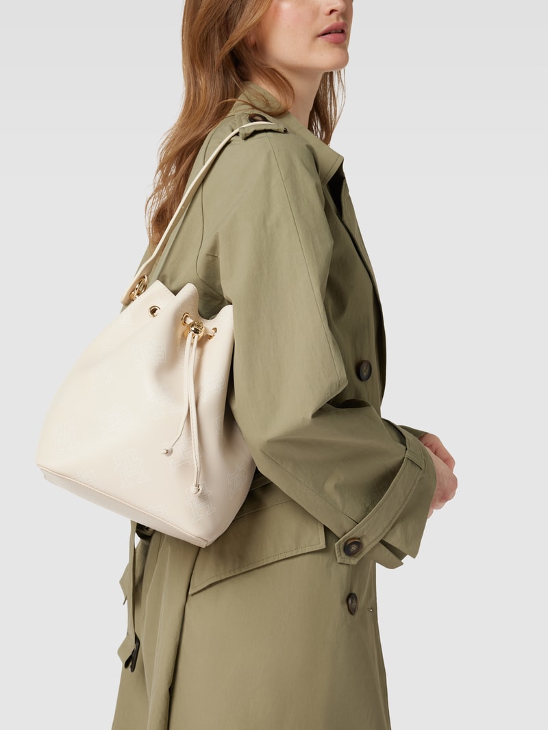 Bucket Bag mit Label-Details Modell 'ICONIC' in sand