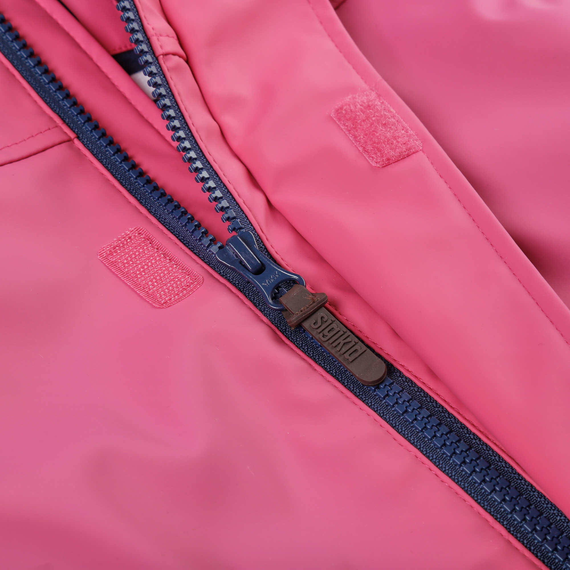 Pinkfarbene Regenjacke, mit Baumwolle gefüttert
