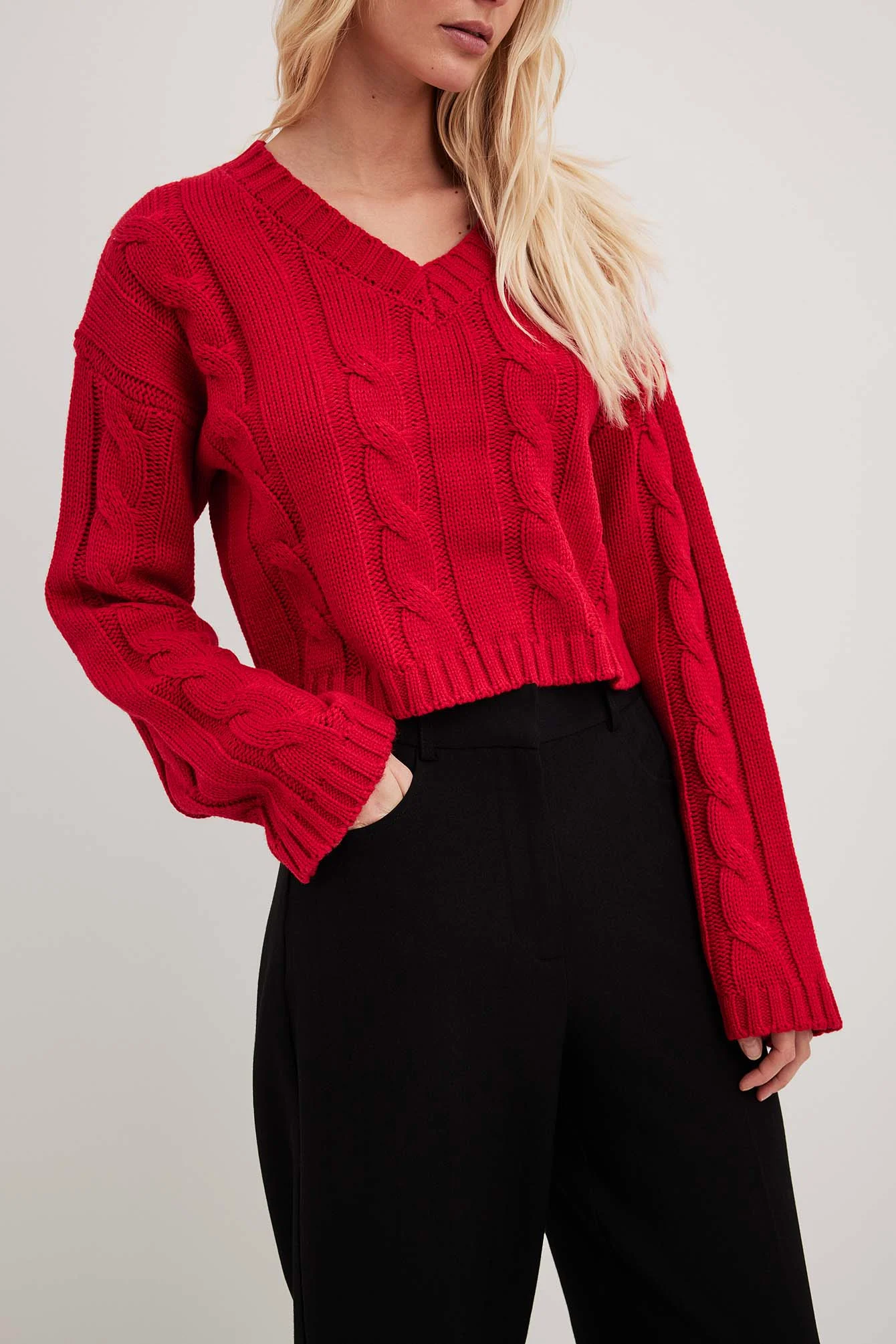 Strickpullover mit Zopfmuster