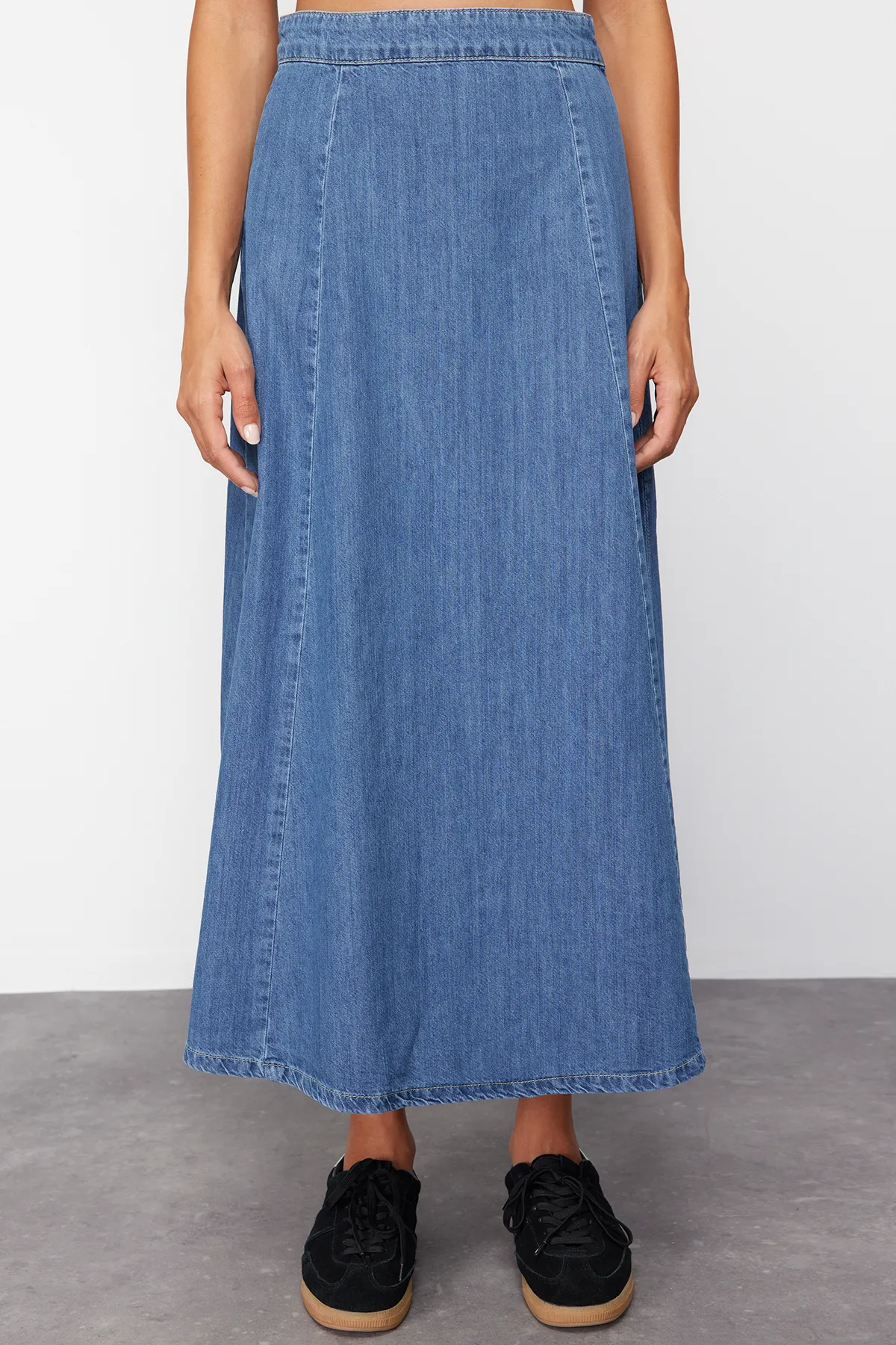 Trendyol Collection  Dunkelblauer Midi-Jeansrock mit hoher Taille TWOSS24ET00190